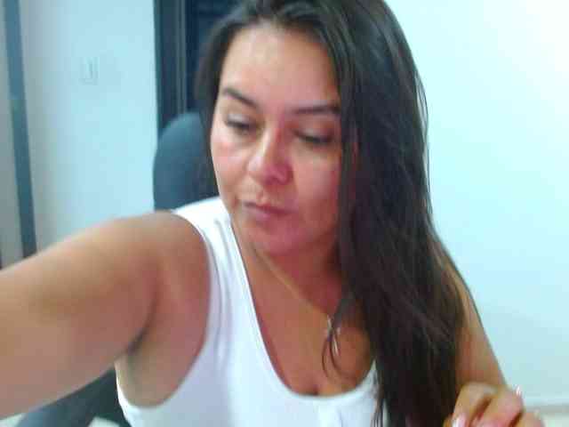 MARILYNWHANCO webcam