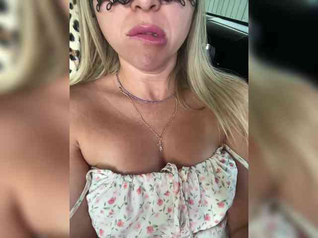 Lady-Dee webcam