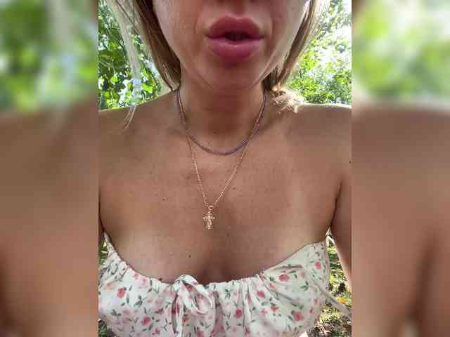 Lady-Dee webcam