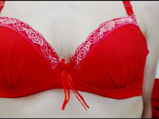 KalystaGreen's BongaCams show and profile