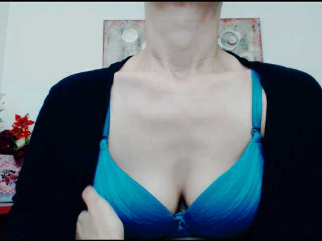 KalystaGreen's BongaCams show and profile