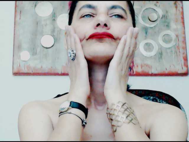 KalystaGreen's BongaCams show and profile