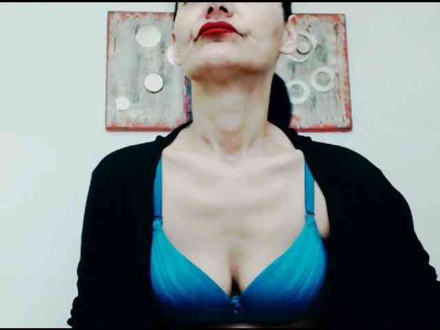 KalystaGreen Live Webcam on BongaCams