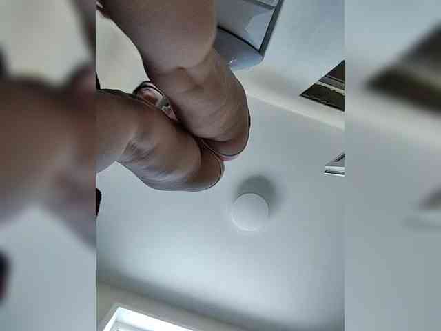 misReborn_Arieli webcam