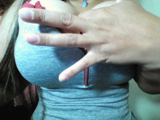 Bigboobsvsn's BongaCams show and profile