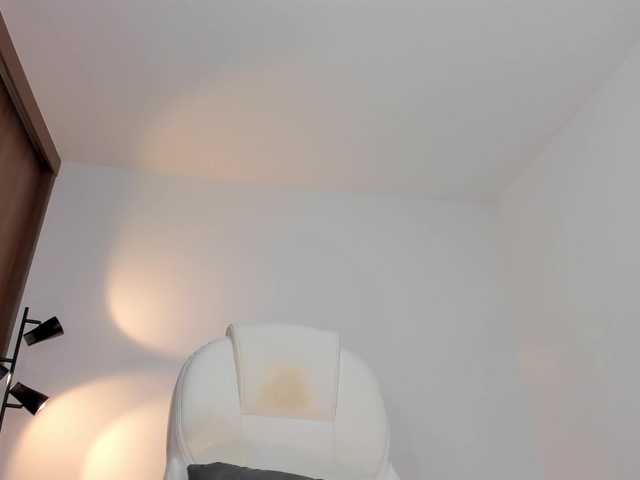 RebeccaBaxter's BongaCams show and profile