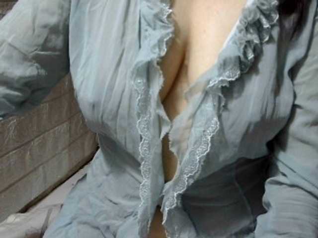 sweetmama17's BongaCams show and profile