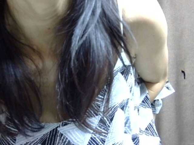 sweetmama17's BongaCams show and profile