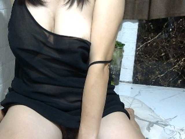 sweetmama17's BongaCams show and profile