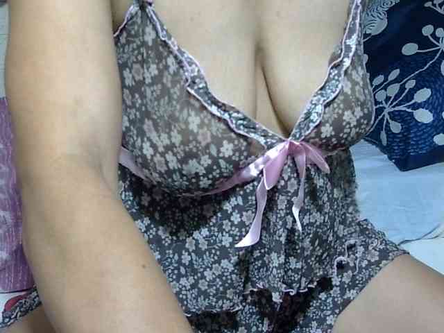 sweetmama17 webcam