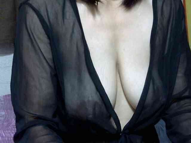 sweetmama17 webcam