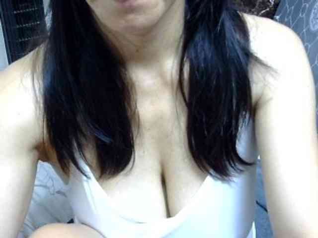 sweetmama17 Live Webcam on BongaCams