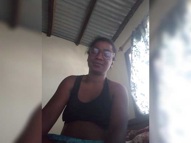 tryciah's BongaCams show and profile