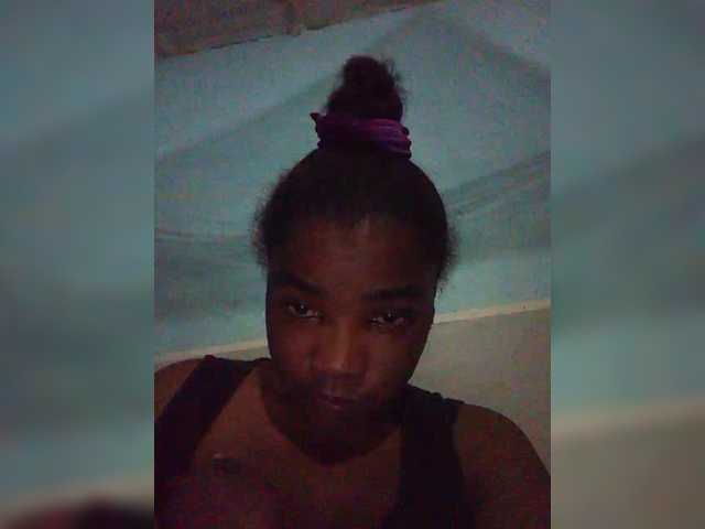 tryciah webcam bongacams model stream image