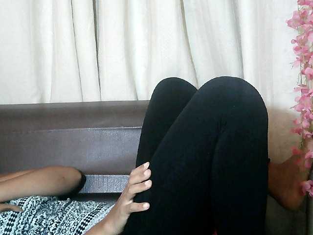 Pussy01lips's BongaCams show and profile