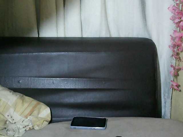 Pussy01lips's BongaCams show and profile