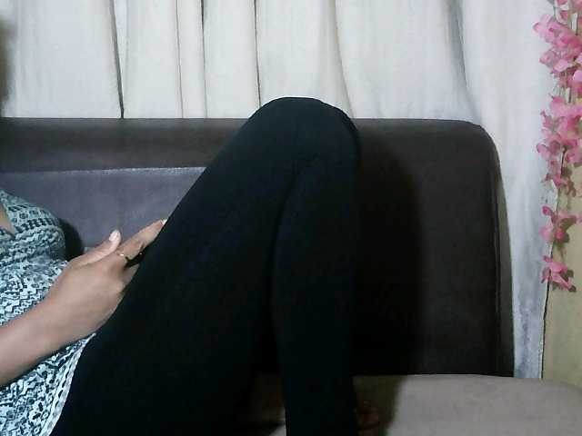 Pussy01lips's BongaCams show and profile