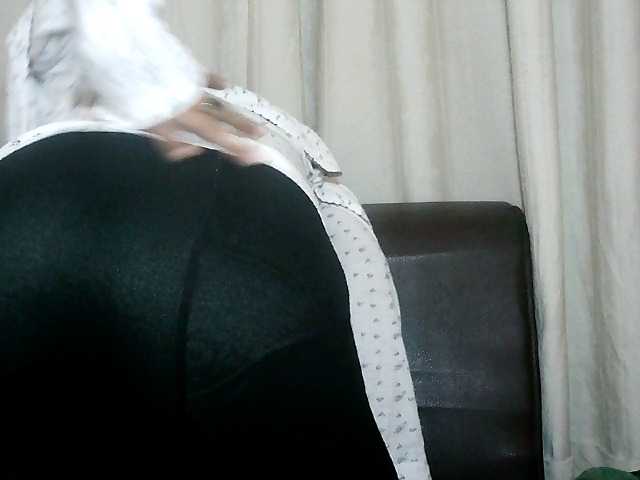Pussy01lips's BongaCams show and profile