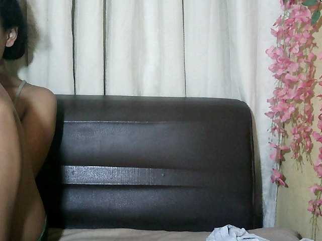 Pussy01lips's BongaCams show and profile