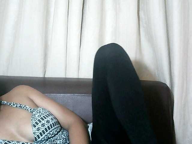 Pussy01lips's BongaCams show and profile