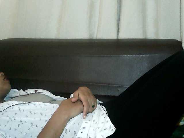 Pussy01lips's BongaCams show and profile