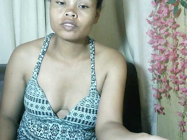 Pussy01lips's BongaCams show and profile