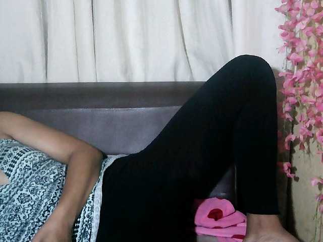 Pussy01lips's BongaCams show and profile