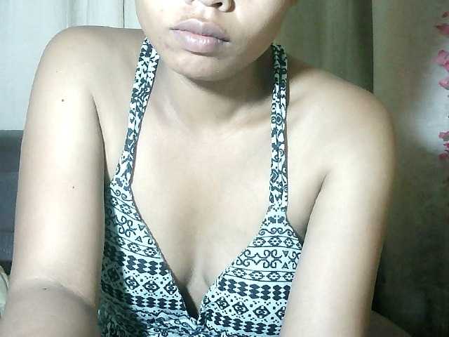 Pussy01lips's BongaCams show and profile