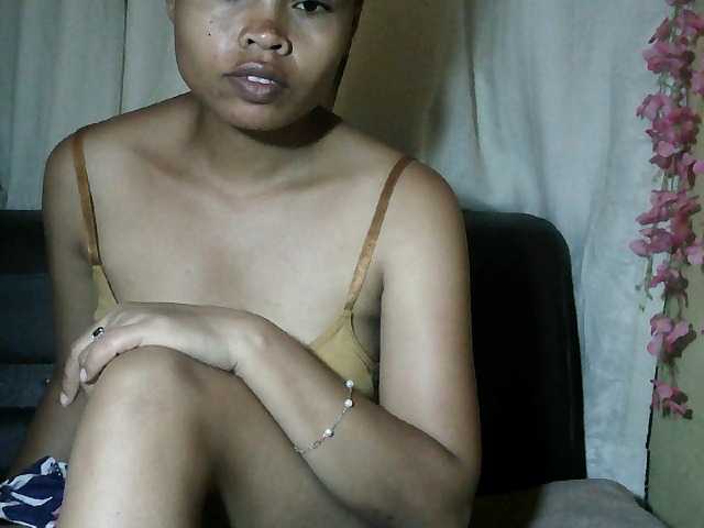 Pussy01lips's BongaCams show and profile