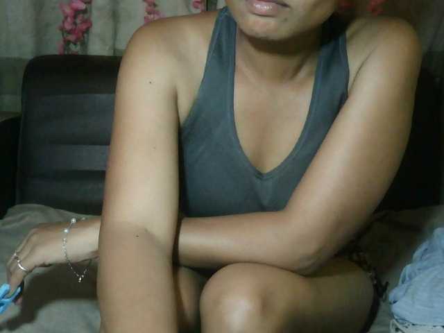 Pussy01lips's BongaCams show and profile