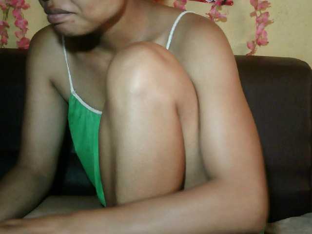 Pussy01lips's BongaCams show and profile