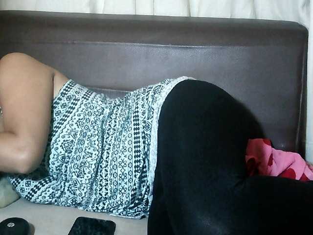 Pussy01lips's BongaCams show and profile