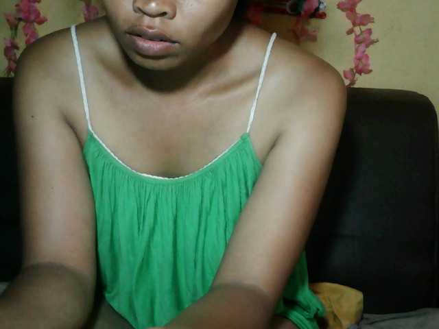 Pussy01lips's BongaCams show and profile