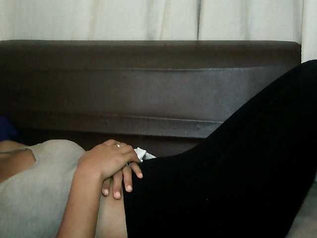 Pussy01lips's BongaCams show and profile