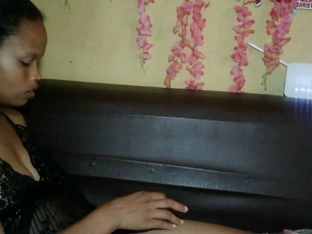 Pussy01lips Live Cam on BongaCams