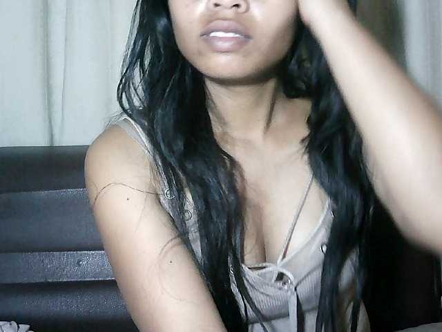 Pussy01lips's BongaCams show and profile