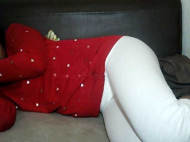 Pussy01lips's BongaCams show and profile