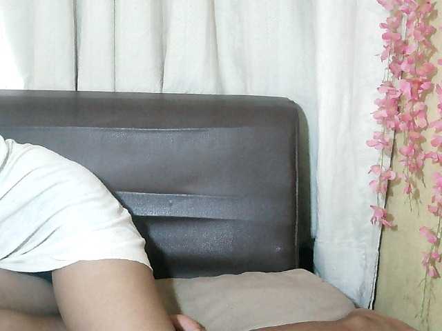 Pussy01lips's BongaCams show and profile