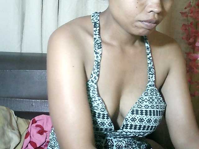 Pussy01lips's BongaCams show and profile