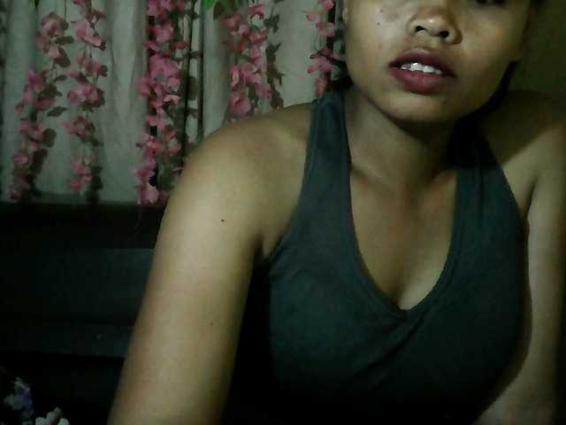 Pussy01lips's BongaCams show and profile