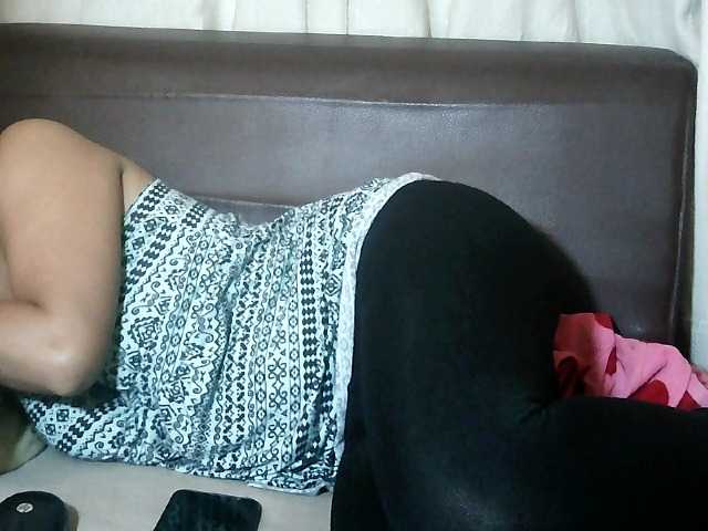 Pussy01lips's BongaCams show and profile