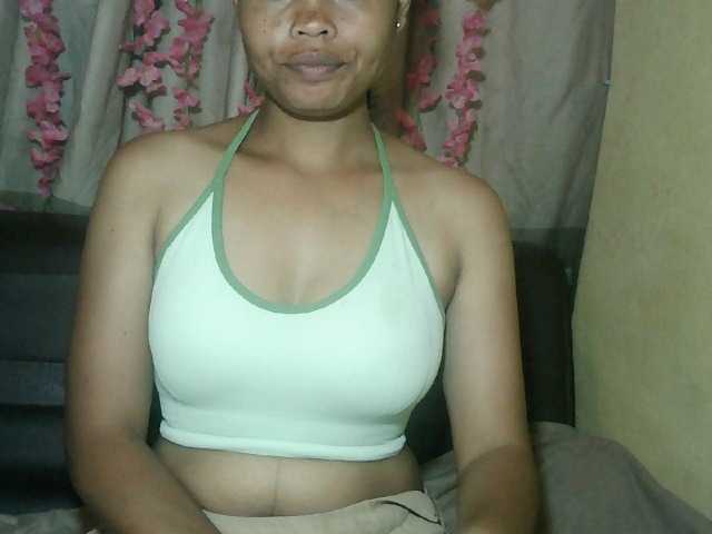 Pussy01lips's BongaCams show and profile