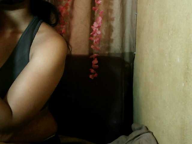 Pussy01lips's BongaCams show and profile