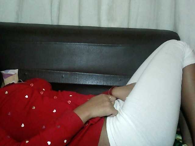 Pussy01lips's BongaCams show and profile