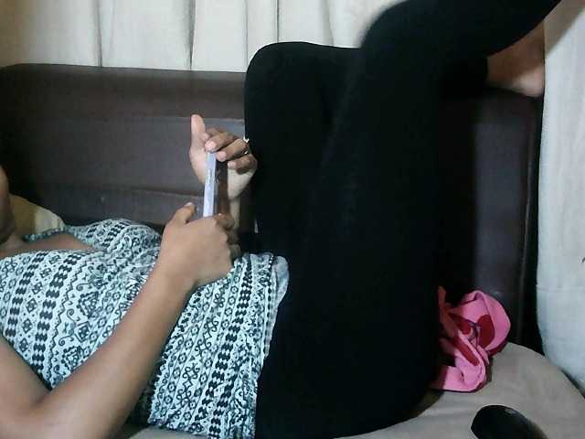 Pussy01lips's BongaCams show and profile