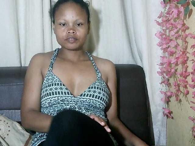 Pussy01lips's BongaCams show and profile