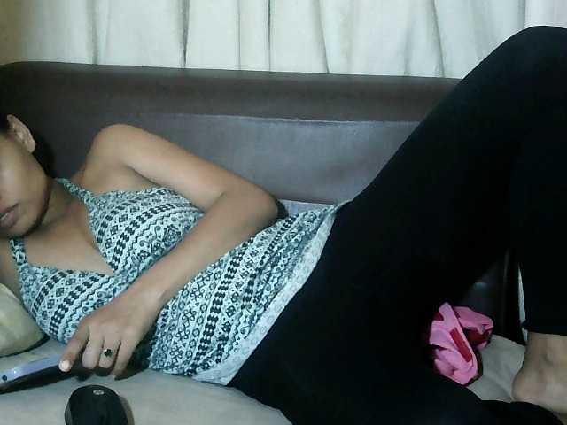 Pussy01lips's BongaCams show and profile