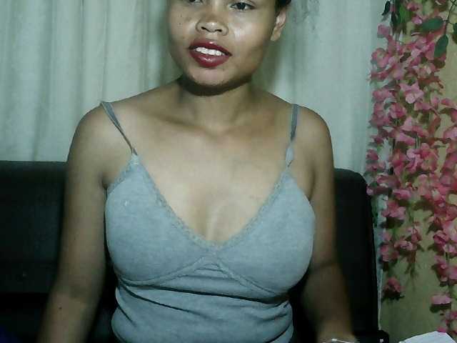 Pussy01lips's BongaCams show and profile