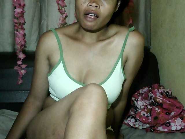 Pussy01lips's BongaCams show and profile