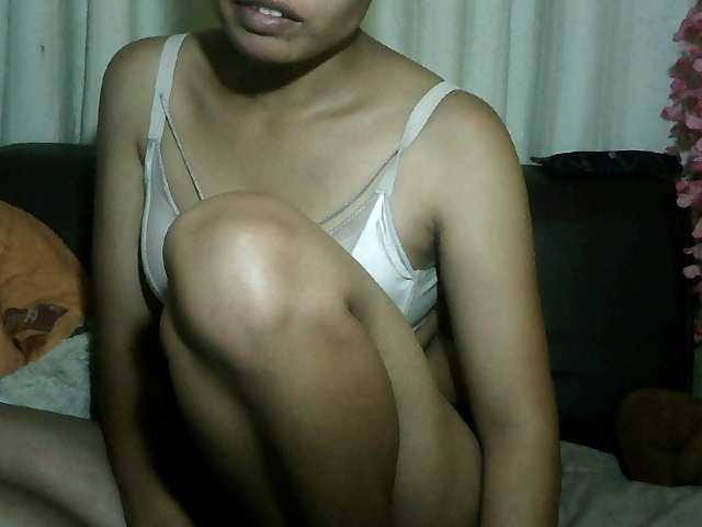 Pussy01lips's BongaCams show and profile